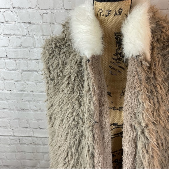 [Code] Fuzzy Vest - Picture 8 of 9